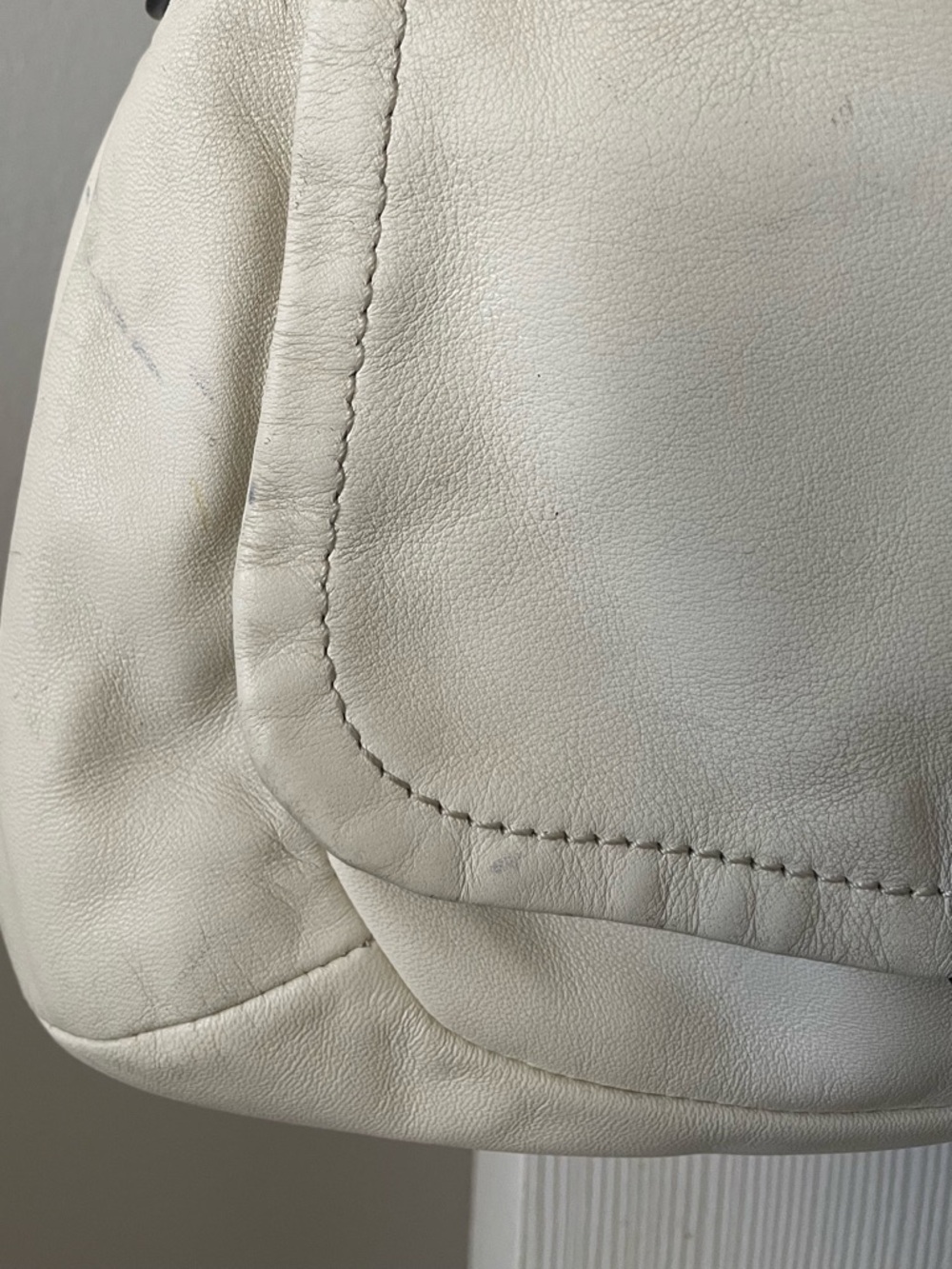 Coach White Leather Hobo Bag | Silver Hardware | Classic Quiet Luxury - Picture 6 of 10